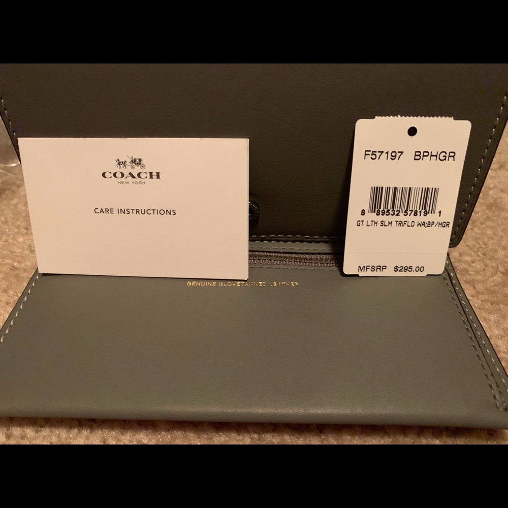 Coach 1941 Heather Gray Trifold Slim Wallet NWT - Picture 2 of 8